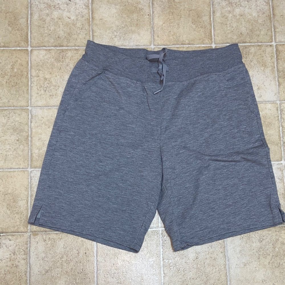 Athletic Works Works Shorts in Light Gray Size S 4-5